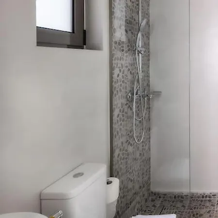 Kipos Suites #2 Near The